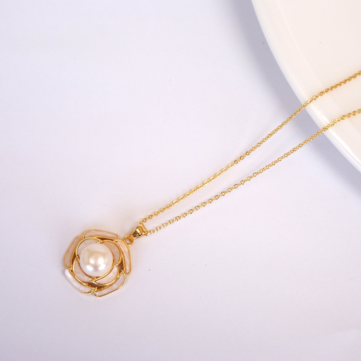 Freshwater Pearl Floral 14K Gold-Plated Necklace 8-9mm [Length: 45cm adjustable] (PN0016)