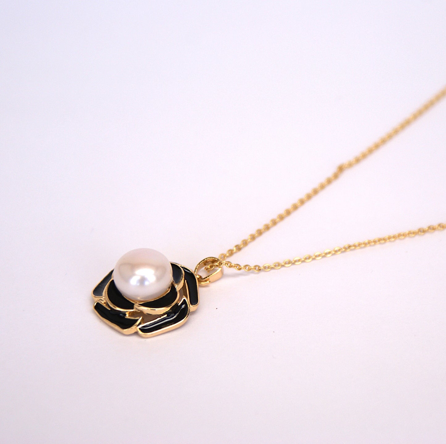 Freshwater Pearl Floral 14K Gold-Plated Necklace 8-9mm [Length: 45cm adjustable] (PN0016)