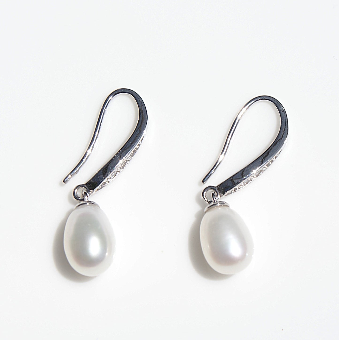 High-Luster Freshwater Teardrop Pearl Earrings (PE0009)