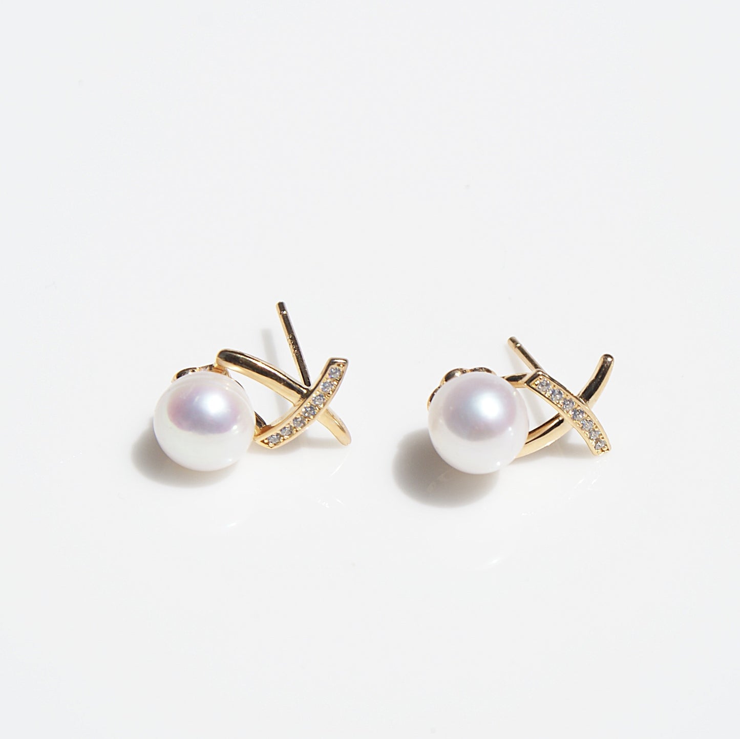 Opulent Pearl Twirl Studs (PE0011)