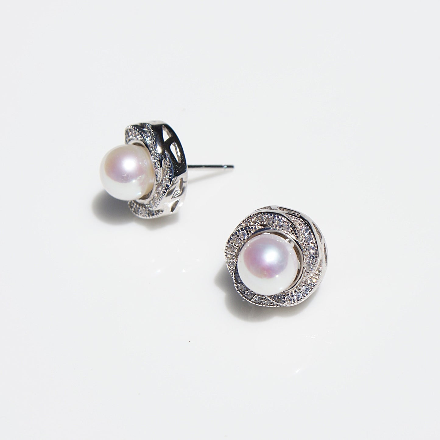 Luminous Halo Pearl Studs 7-8mm (PE0010)