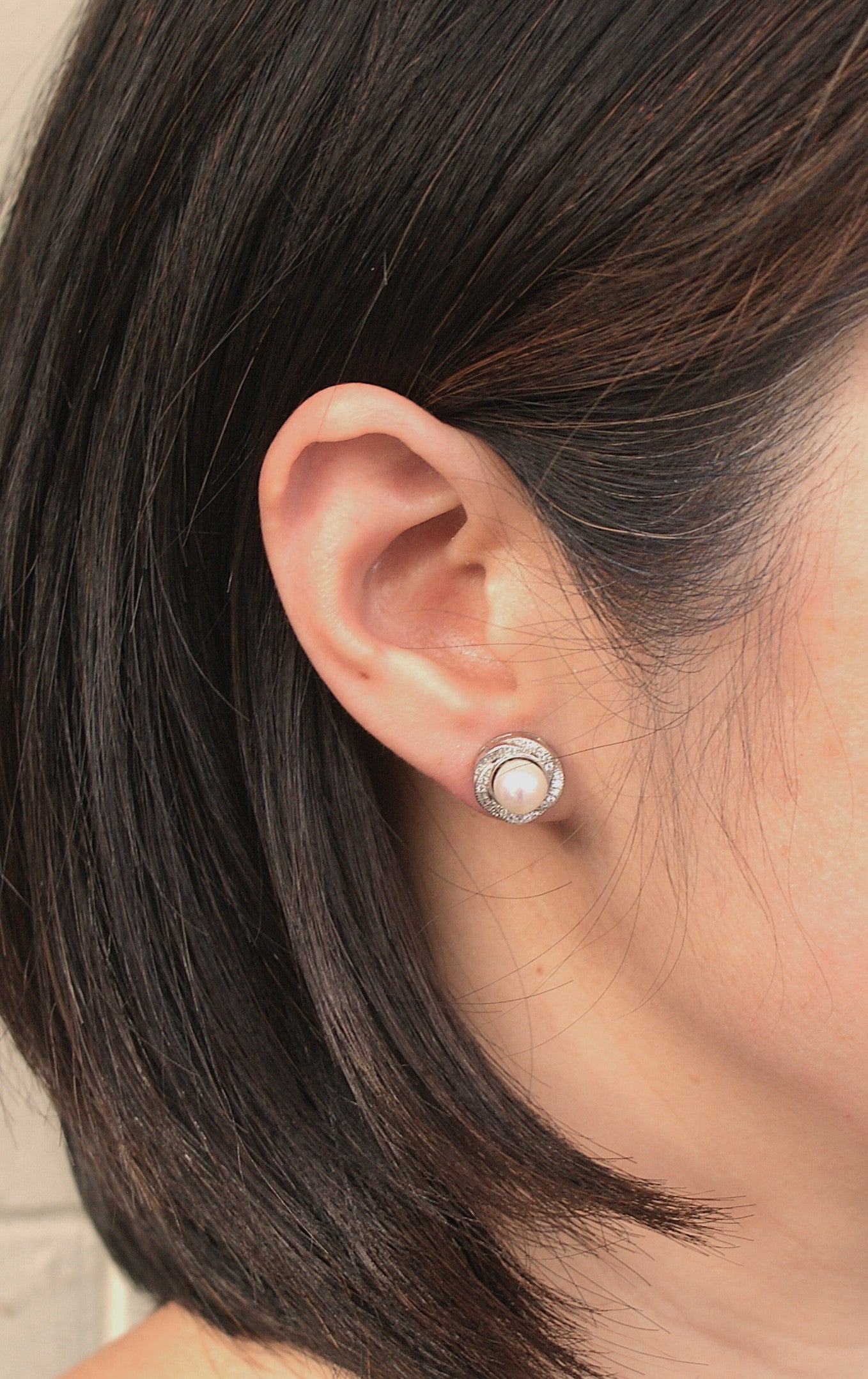 Luminous Halo Pearl Studs 7-8mm (PE0010)