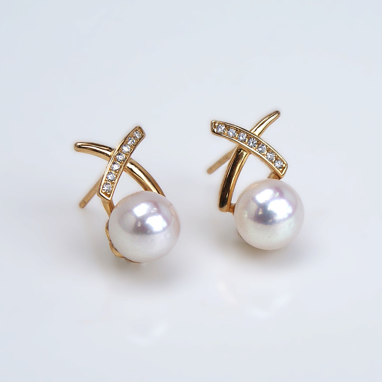 Opulent Pearl Twirl Studs (PE0011)